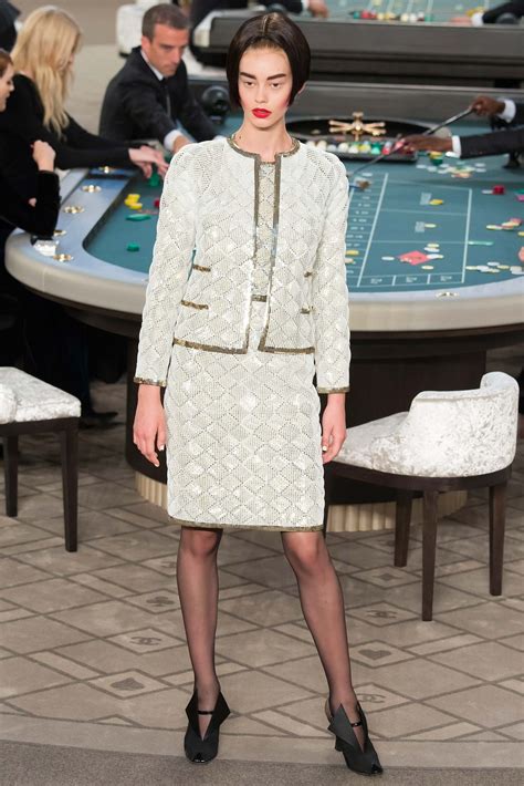 chanel suit 2015